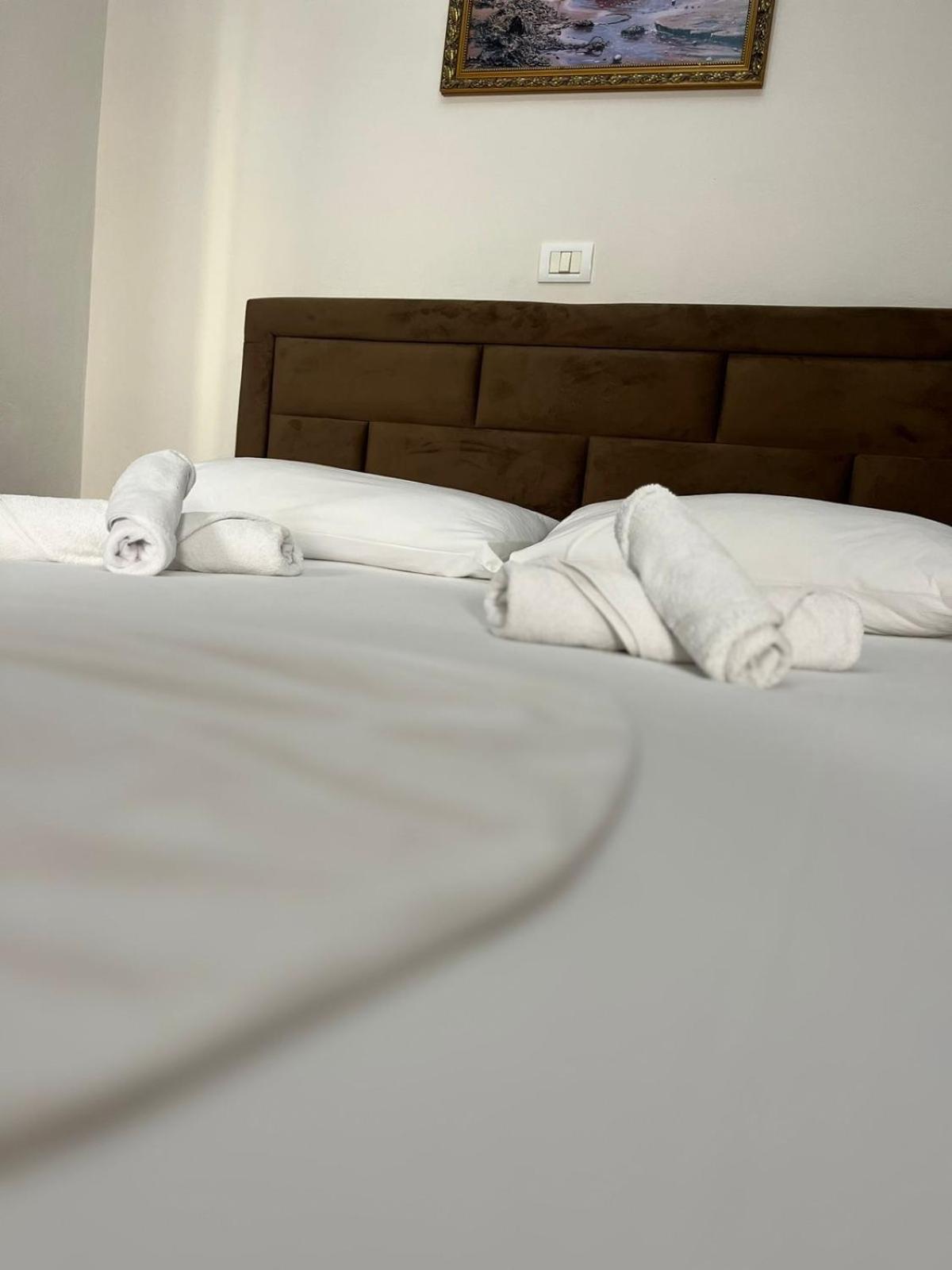 Hotel Primavera Sarandë Eksteriør bilde